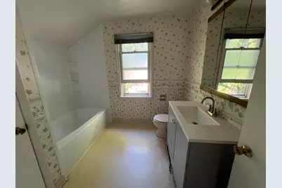 6402 W Girard Ave, Milwaukee, WI 53210 - Photo 9