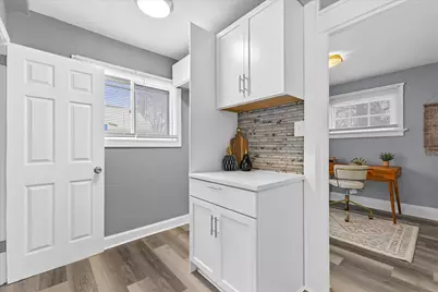 3530 W Park Hill Ave, Milwaukee, WI 53208 - Photo 13