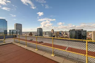 929 N Astor St, Milwaukee, WI 53202 - Photo 17