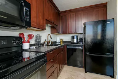 929 N Astor St #807, Milwaukee, WI 53202 - Photo 9