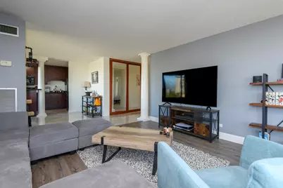 929 N Astor St #807, Milwaukee, WI 53202 - Photo 3