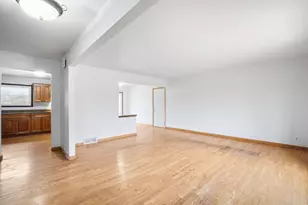 9622 W Tupelo Ct, Milwaukee, WI 53224 - Photo 3