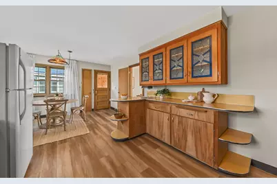 8766  Parkview Ct, Wauwatosa, WI 53226 - Photo 17