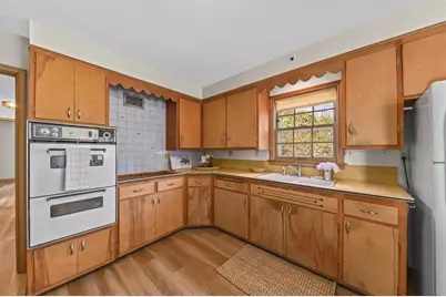 8766  Parkview Ct, Wauwatosa, WI 53226 - Photo 15