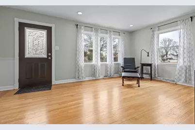 2645 S 91st St, West Allis, WI 53227 - Photo 11