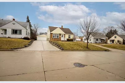 2645 S 91st St, West Allis, WI 53227 - Photo 3