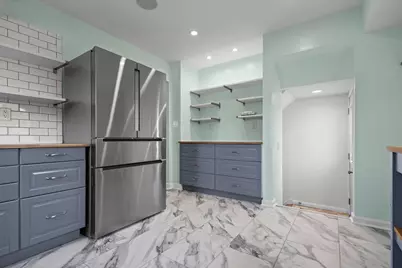 2645 S 91st St, West Allis, WI 53227 - Photo 9