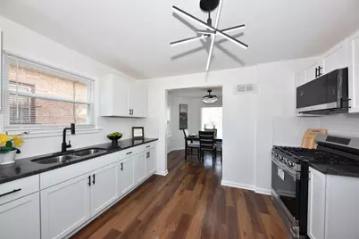 4348 N 19th St, Milwaukee, WI 53209 - Photo 13