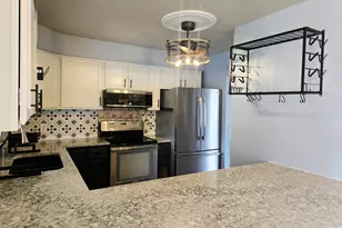 1327 Montclair Pl, Fort Atkinson, WI 53538 - Photo 11