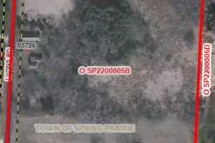 5726 N Lyons Rd, Spring Prairie, WI 53105 - Photo 9