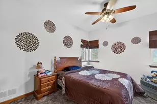 4812 S 39th St, Greenfield, WI 53221 - Photo 11