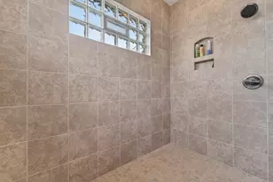 4812 S 39th St, Greenfield, WI 53221 - Photo 13