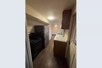 5586  Azalea Ct, Greendale, WI 53129 - Photo 7