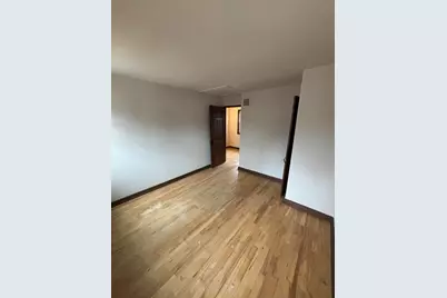 5586  Azalea Ct, Greendale, WI 53129 - Photo 15