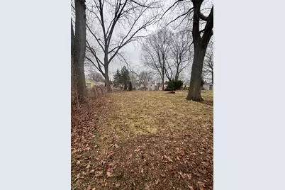 5586  Azalea Ct, Greendale, WI 53129 - Photo 21