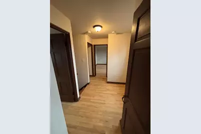 5586  Azalea Ct, Greendale, WI 53129 - Photo 13