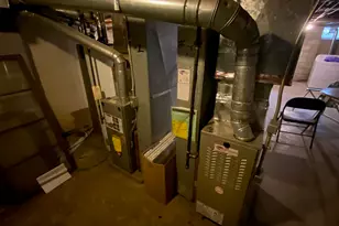 2936 W Parnell Ave, Milwaukee, WI 53221 - Photo 9