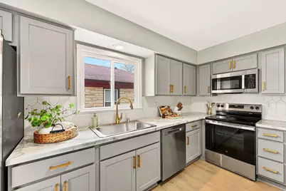 3612 N 94th St, Milwaukee, WI 53222 - Photo 5