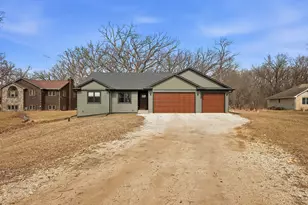 W5591 Briarwood Rd, Sugar Creek, WI 53121 - Photo 39