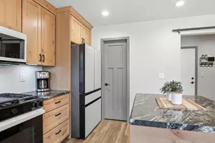 W5591 Briarwood Rd, Sugar Creek, WI 53121 - Photo 9