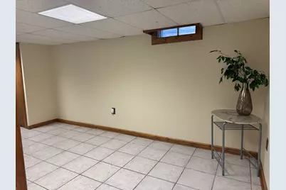 2210 N 15th St, Milwaukee, WI 53205 - Photo 17