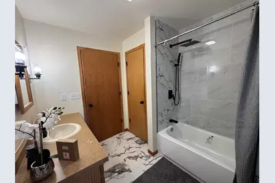 2210 N 15th St, Milwaukee, WI 53205 - Photo 13