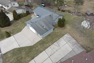 5240 Linden Cir, Racine, WI 53406 - Photo 7