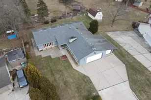 5240 Linden Cir, Racine, WI 53406 - Photo 3