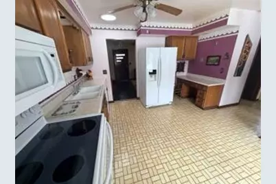 5240  Linden Cir, Racine, WI 53406 - Photo 39