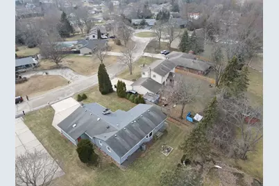 5240  Linden Cir, Racine, WI 53406 - Photo 5