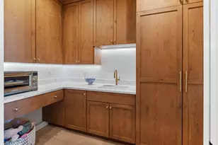 2202 N Terrace Ave, Milwaukee, WI 53202 - Photo 15