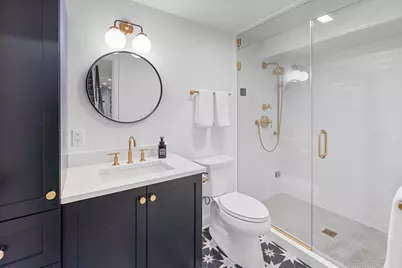 2202 N Terrace Ave, Milwaukee, WI 53202 - Photo 43