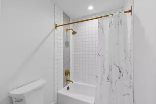 2202 N Terrace Ave, Milwaukee, WI 53202 - Photo 39