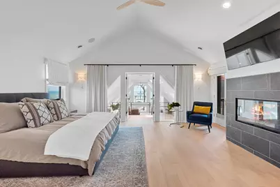 2202 N Terrace Ave, Milwaukee, WI 53202 - Photo 25