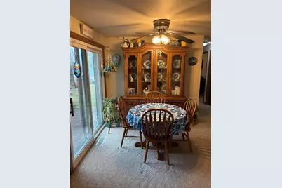 823  Dueno Ct, Manitowoc, WI 54220 - Photo 7