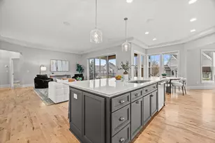 W248N2151 Kettle Cove Ct, Pewaukee, WI 53072 - Photo 11