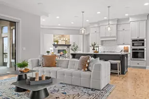 W248N2151 Kettle Cove Ct, Pewaukee, WI 53072 - Photo 3