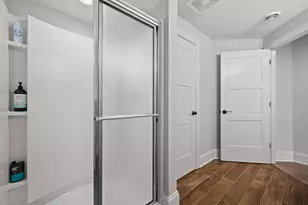 W248N2151 Kettle Cove Ct, Pewaukee, WI 53072 - Photo 37