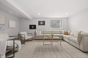 W248N2151 Kettle Cove Ct, Pewaukee, WI 53072 - Photo 15