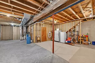 2520 Skyline Dr, West Bend, WI 53090 - Photo 51