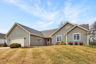 2520 Skyline Dr, West Bend, WI 53090 - Photo 71