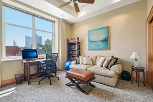 1313 N Franklin Pl, Milwaukee, WI 53202 - Photo 25