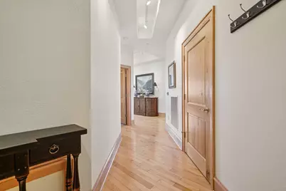 1313 N Franklin Pl #404, Milwaukee, WI 53202 - Photo 5