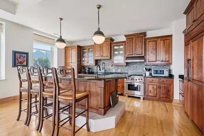 1313 N Franklin Pl #404, Milwaukee, WI 53202 - Photo 13