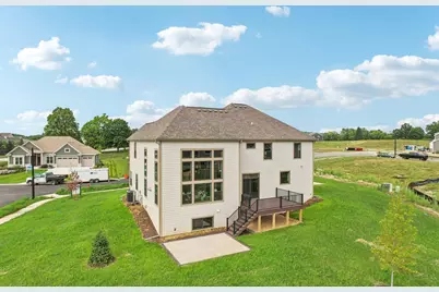 W208N5652  Turnberry Ln, Menomonee Falls, WI 53051 - Photo 3