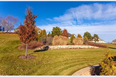 739  Stepping Stone Way, Pewaukee, WI 53072 - Photo 79