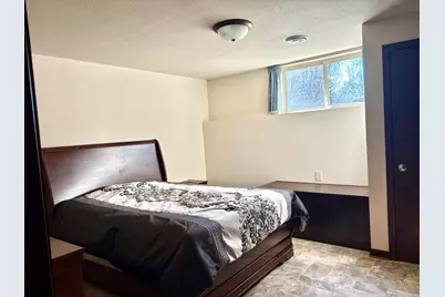 6183 S 40th St, Greenfield, WI 53221 - Photo 43