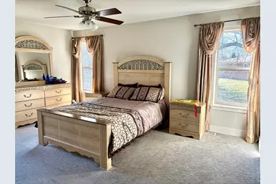 6183 S 40th St, Greenfield, WI 53221 - Photo 25