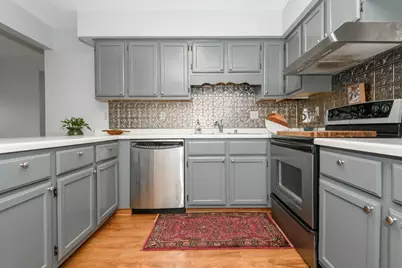 1343  Meadowcreek Dr #D, Pewaukee, WI 53072 - Photo 7