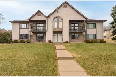 1343  Meadowcreek Dr #D, Pewaukee, WI 53072 - Photo 1